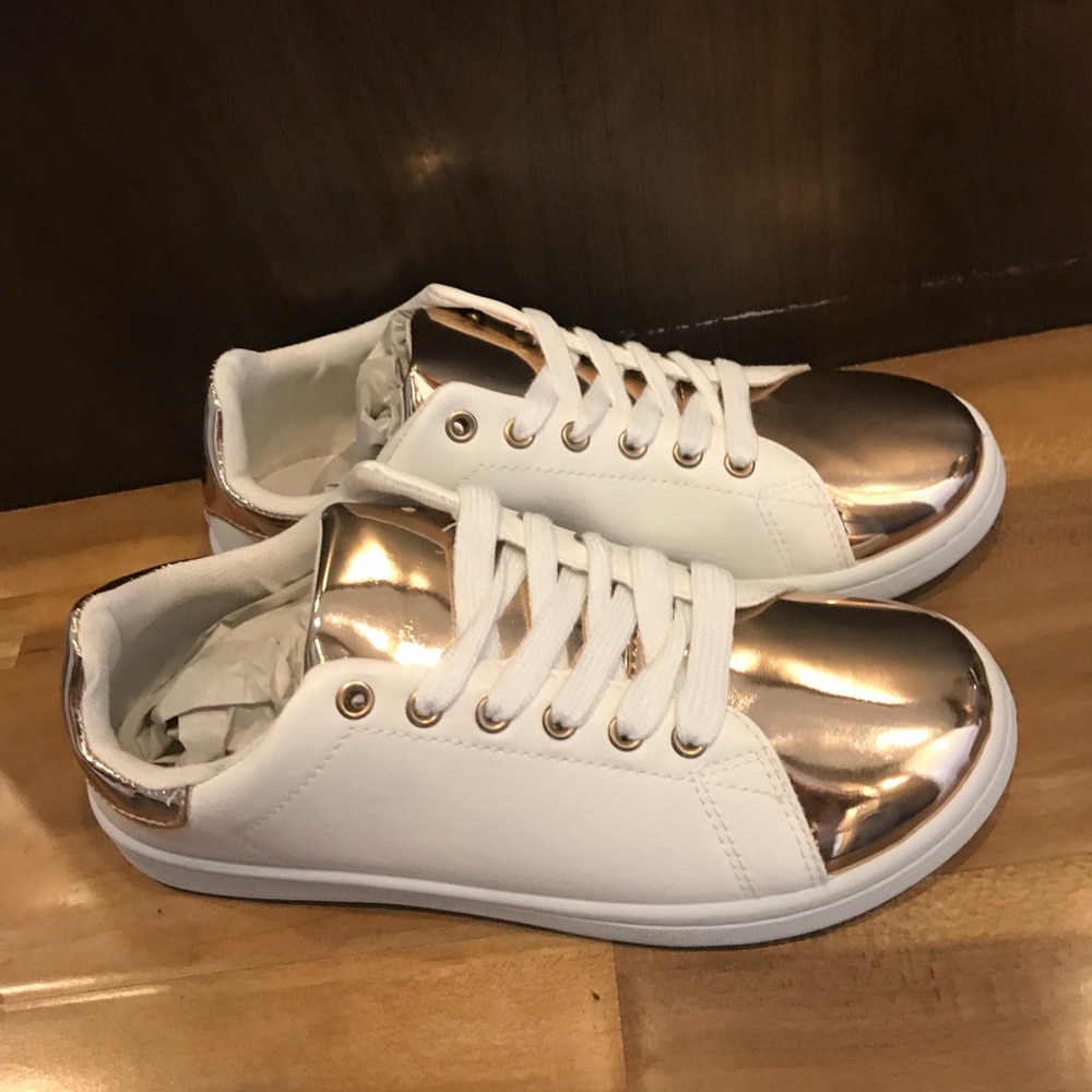 Cute, casual, fashionable, tennis shoes